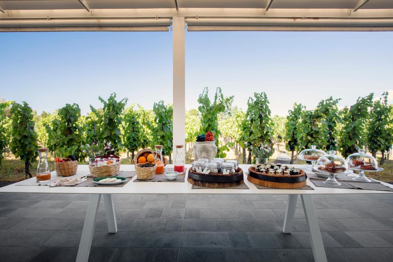 Tenuta Di Castellaro Winery & Resort Липари Екстериор снимка