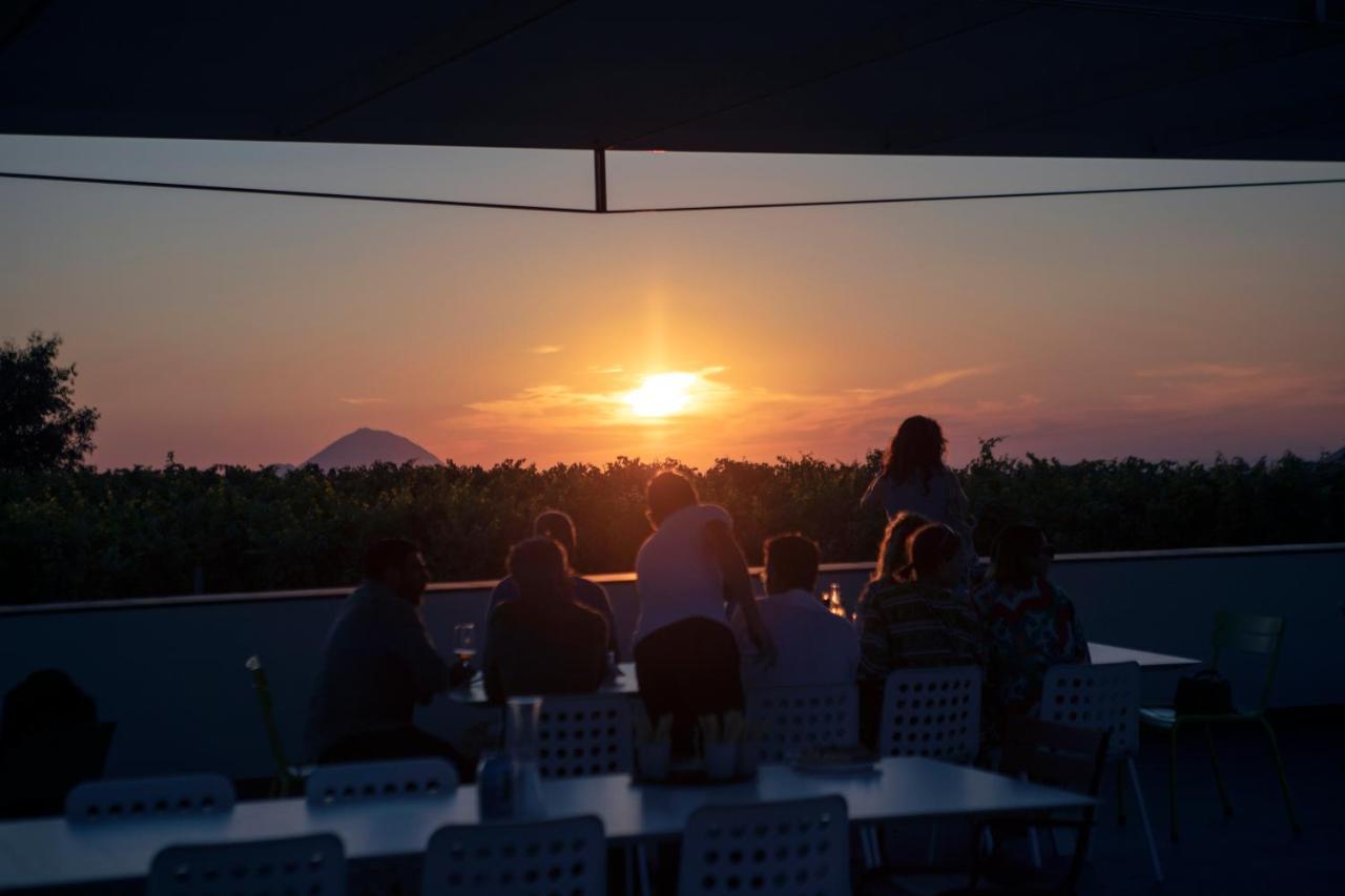 Tenuta Di Castellaro Winery & Resort Липари Екстериор снимка