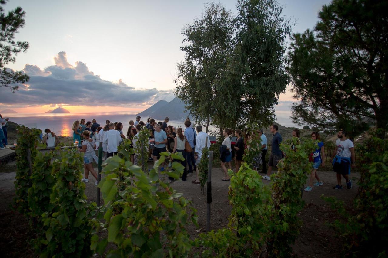 Tenuta Di Castellaro Winery & Resort Липари Екстериор снимка