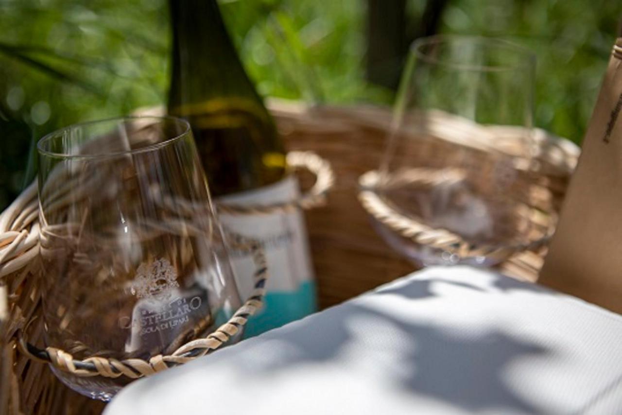 Tenuta Di Castellaro Winery & Resort Липари Екстериор снимка