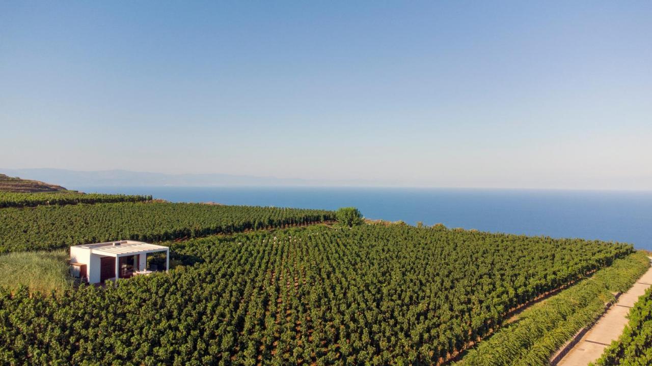 Tenuta Di Castellaro Winery & Resort Липари Екстериор снимка