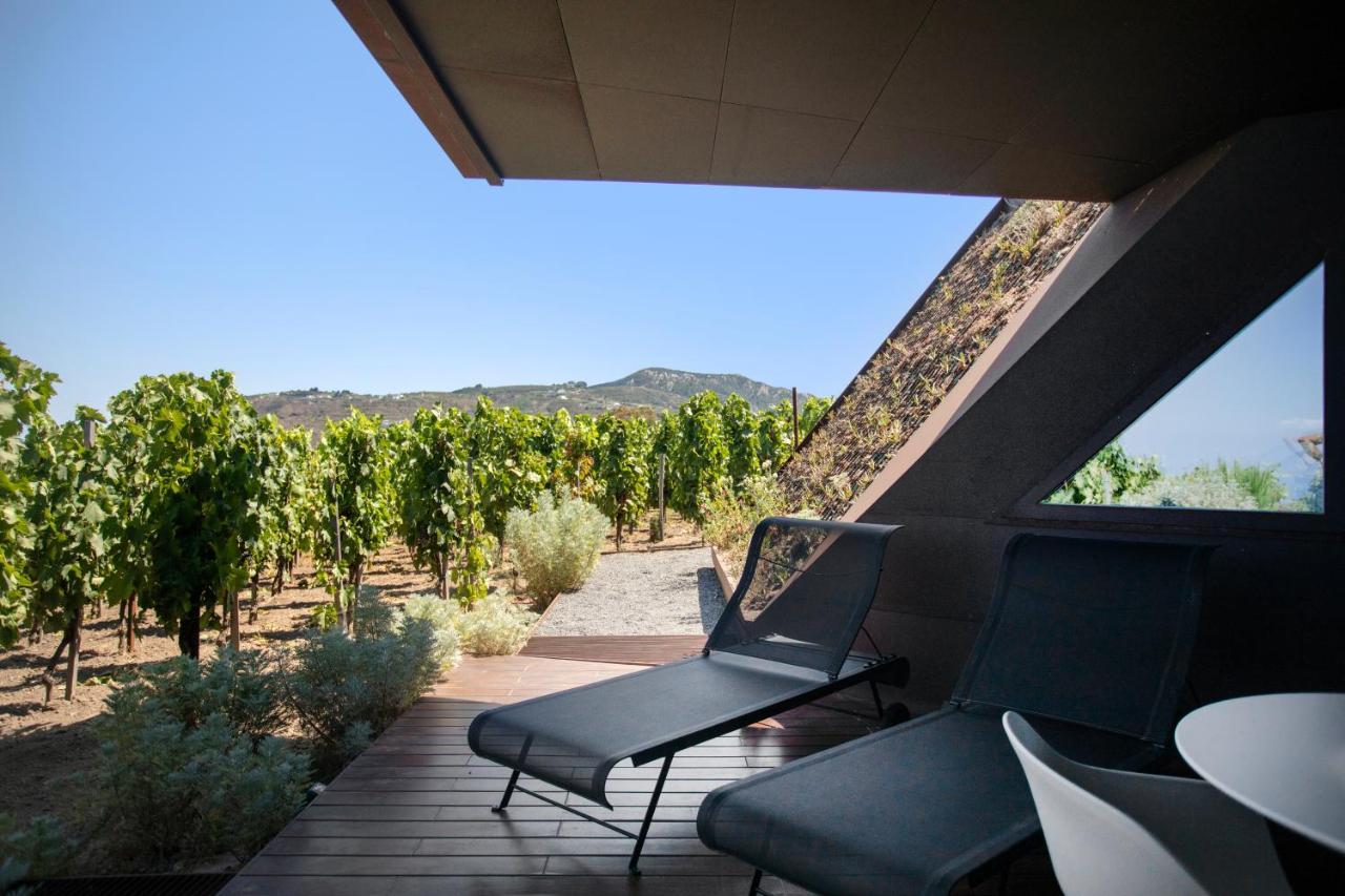 Tenuta Di Castellaro Winery & Resort Липари Екстериор снимка